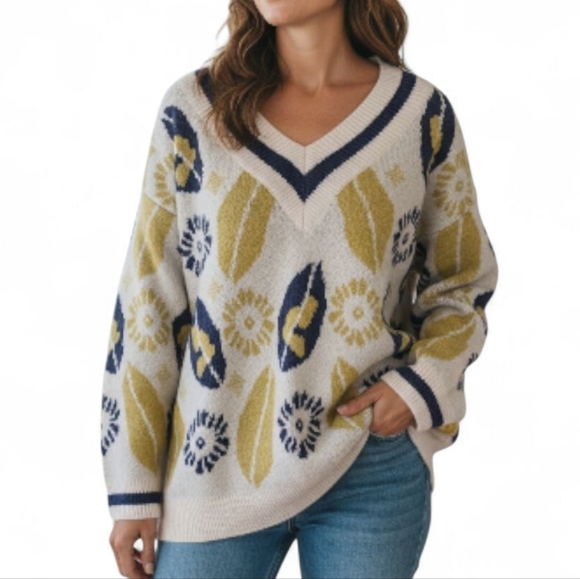 POL Sweaters - POL V-Neck Oversized Sweater Large Abstract Floral Cream Jacquard NEW